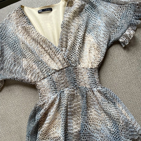 Size small Zara dress - Picture 3 of 4